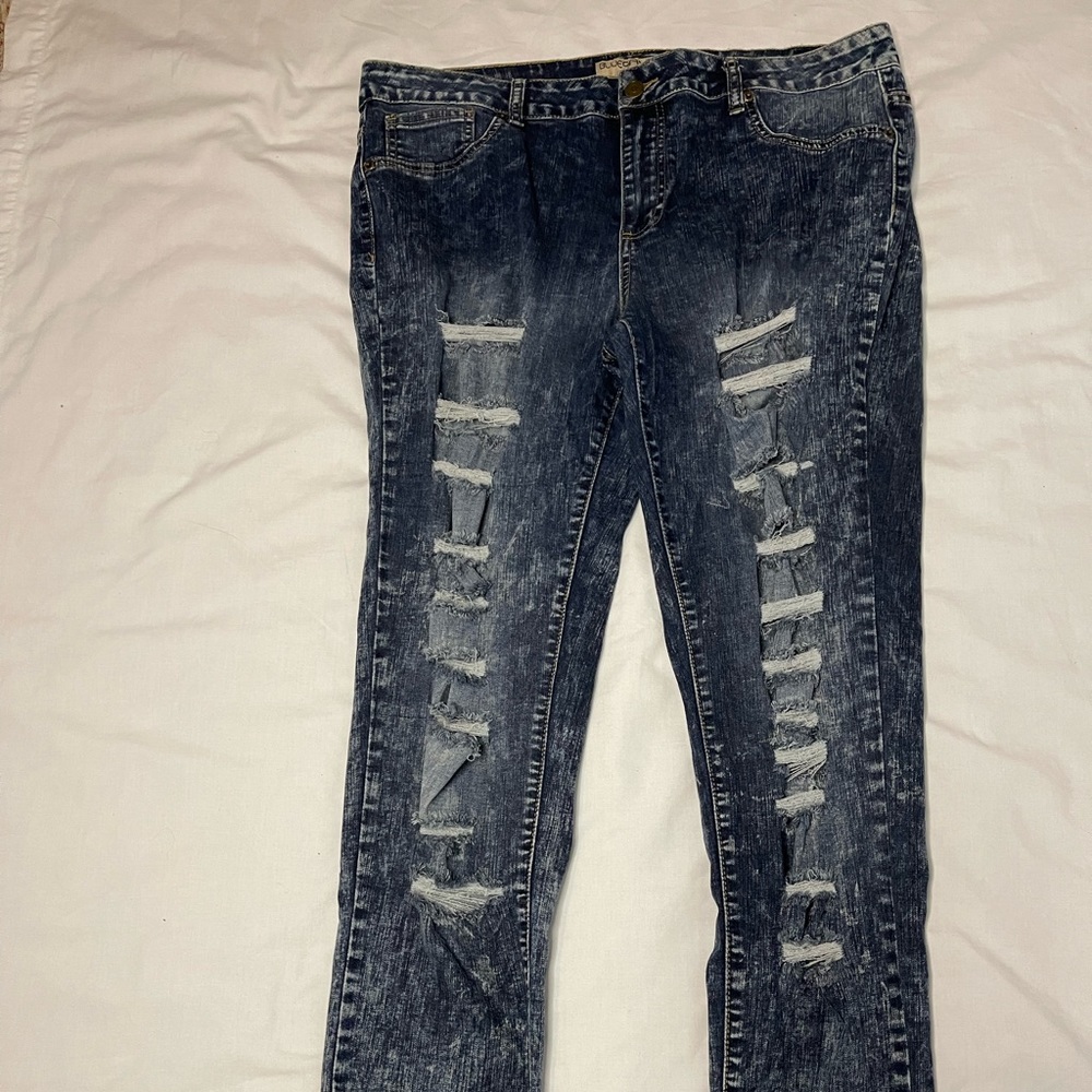Blue Savvy Distressed Jeans (women)